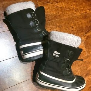 Black/White Sorel Girls Yoot Pac boots